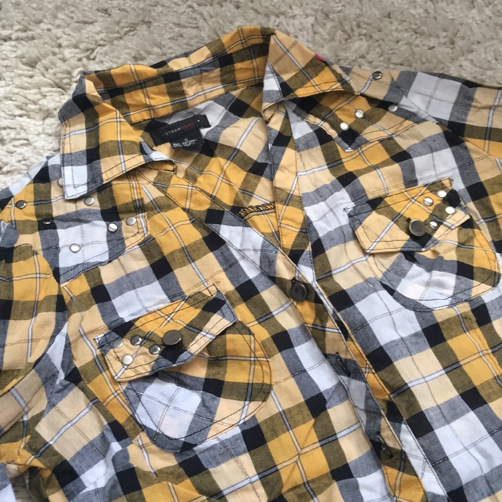 Strawberry button down - Picture 2 of 4